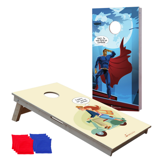 cornhole 2 planches super héro sur toit et couple d'amoureux sur un scooter, vue de face