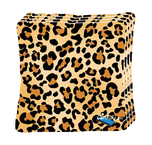 4 sacs de cornhole pelage de panthère mais pour de faux, vue de face