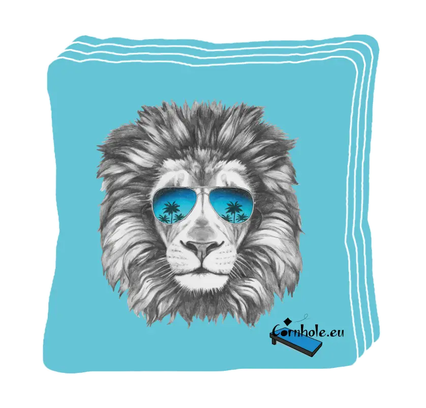 4 sacs de cornhole lion très cool avec des lunettes de soleil aux reflets de palmiers, vue de face