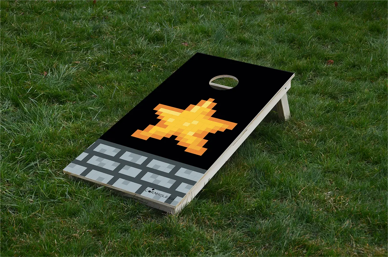cornhole étoile d'invincibilité retro gaming pixelisé, sur le gazon, vue de face