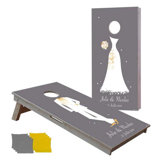 cornhole 2 planches marié et mariée, avec inscription de leurs prénoms et de la date de leur mariage, vue de face