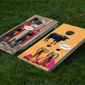 cornhole 2 planches corrida et gardes immobiles, sur le gazon, vue de face