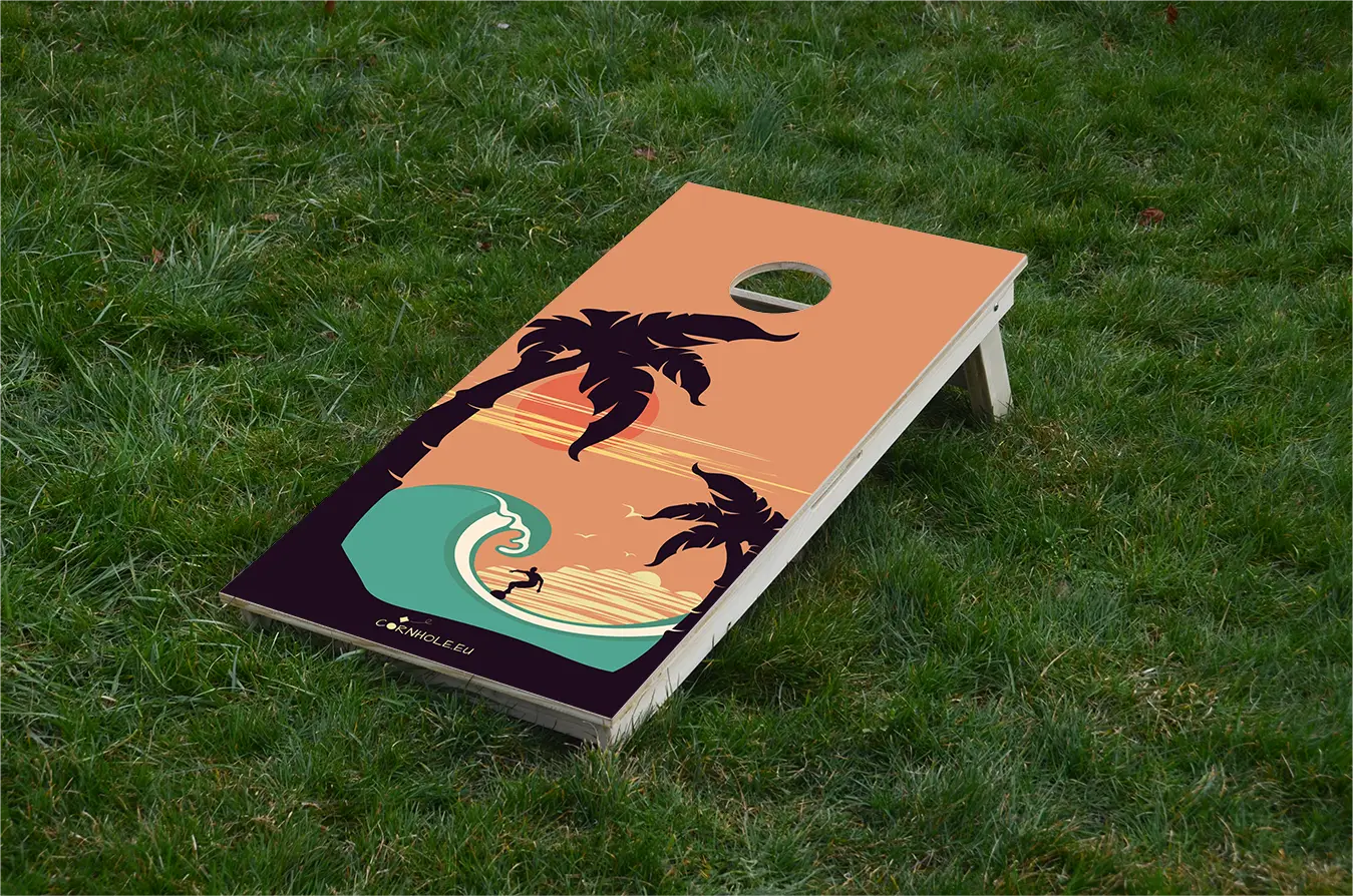 cornhole van de voyage en californie, sur le gazon, vue de face