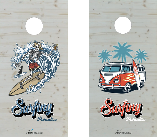 décor détaillé cornhole 2 planches van de surf et squelette surfant une vague, vue de face